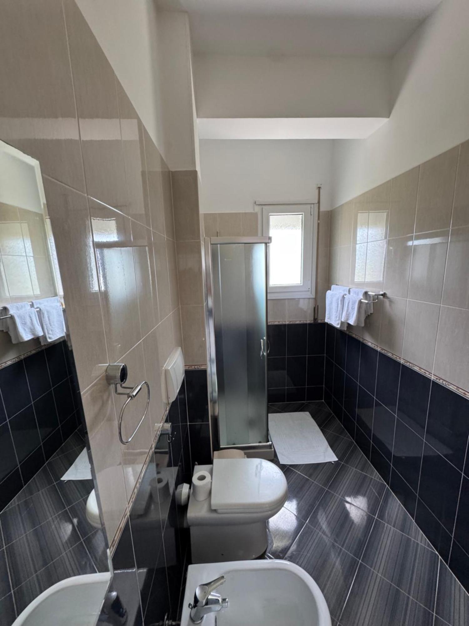 Blue Paradise Hotel Orikum Ngoại thất bức ảnh