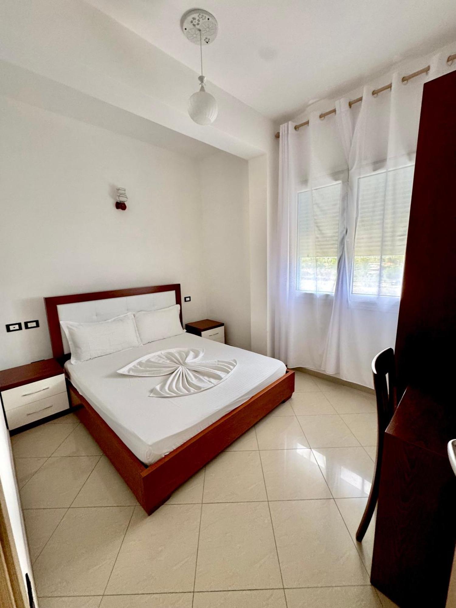 Blue Paradise Hotel Orikum Ngoại thất bức ảnh