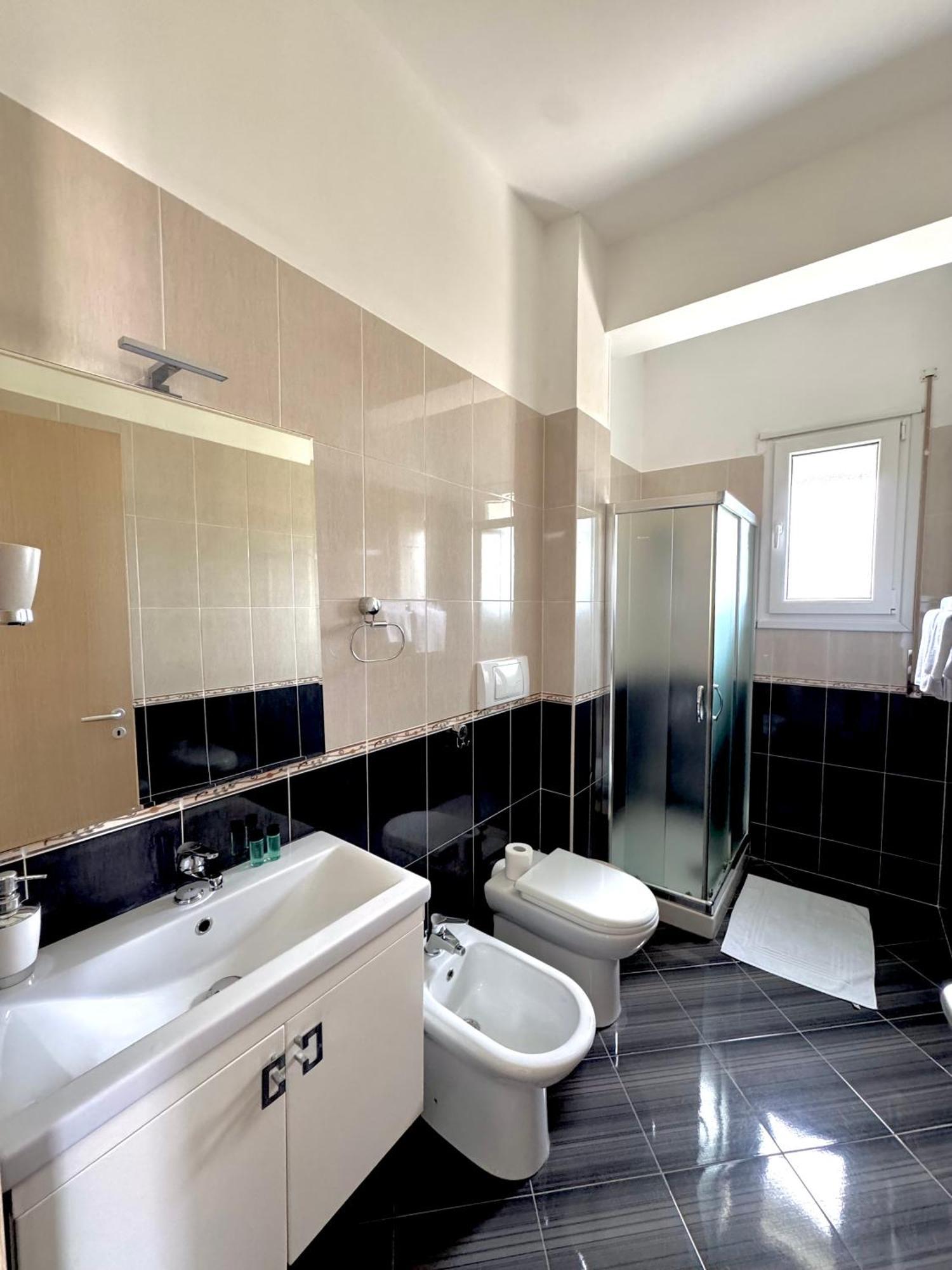 Blue Paradise Hotel Orikum Ngoại thất bức ảnh