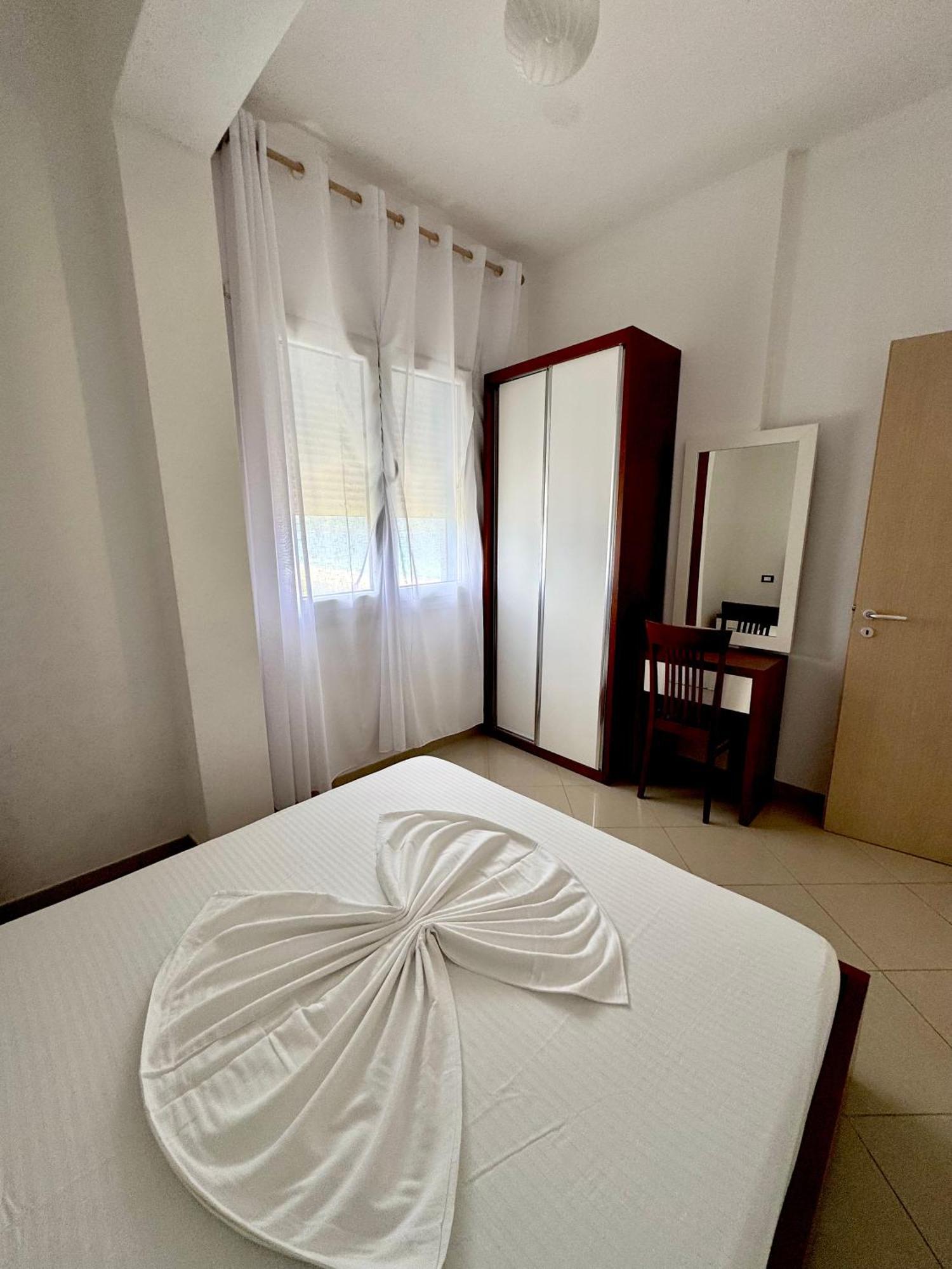 Blue Paradise Hotel Orikum Ngoại thất bức ảnh